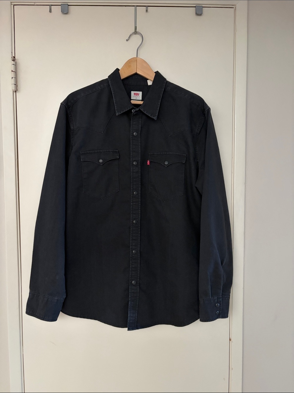 Levi's Black Western-Style Button Shirt Jacket! Snap front & pockets. XL